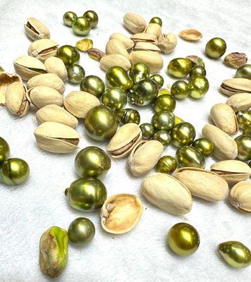 Pistachio Tahiti pearls