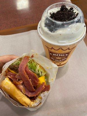 Jr. Cheese Burger with pastrami & oreo milkshake