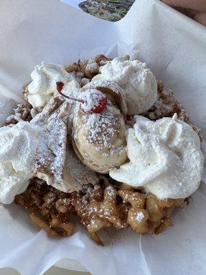 Funnel cake a la mode