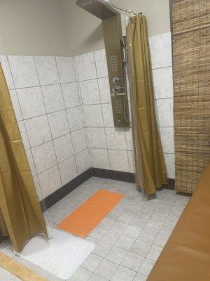 Come to our brand new spa room for a great shower before your scrub or wrap!