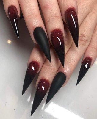 Red and black ombré nails with 4 glossy and 1 matte on each hand