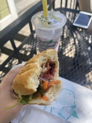 Special banh Mi