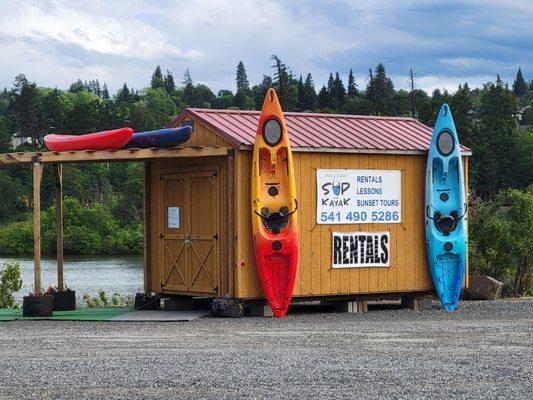 Kayak rentals & sunset kayak tours on west end of park