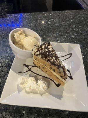 Cookie cake with vanilla icecream