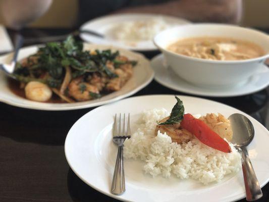 Pumpkin curry and spicy seafood