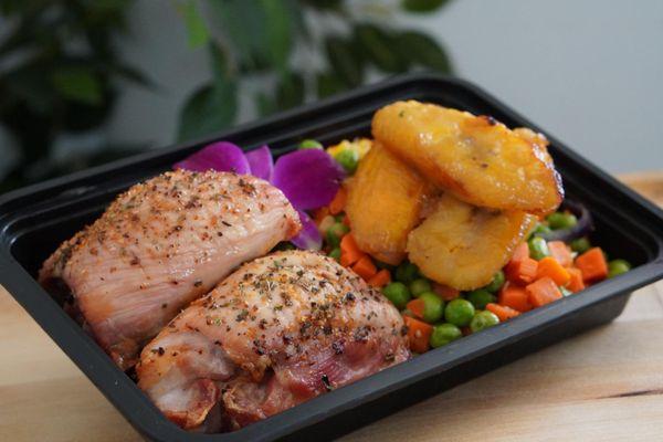 chicken thighs with sweet plantains peas and carrots