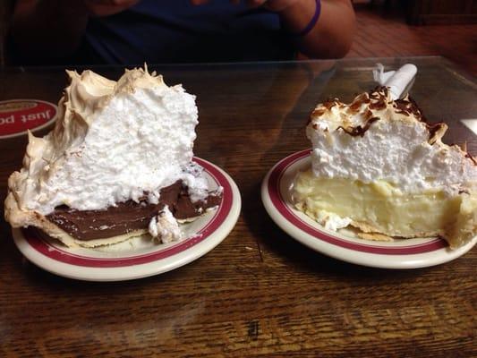 Chocolate cream and coconut cream pie. I had the coconut. It was super tasty! Hans had the chocolate cream. He liked it as well.