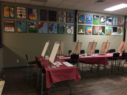 Studio at 112 N Beaton in Corsicana TX. In the back of an adorable boutique, The Pink Peony. Look for the black and white striped awnings!