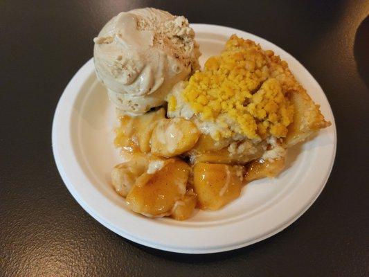 Apple Crumb Pie from Zarpentine Farms with Hey-Ey-Sundae!