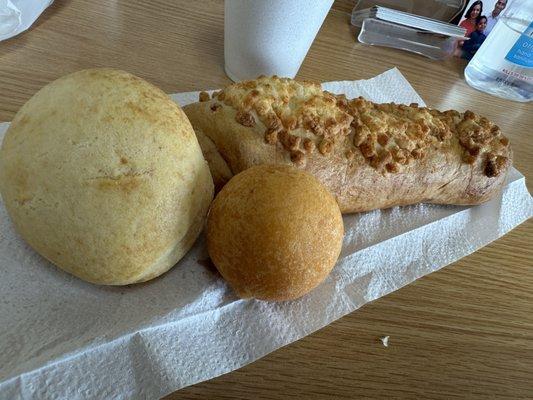 pandebono, buñuelo, mini pan de queso