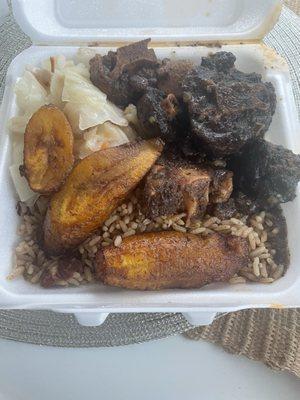 Oxtails rice&peas