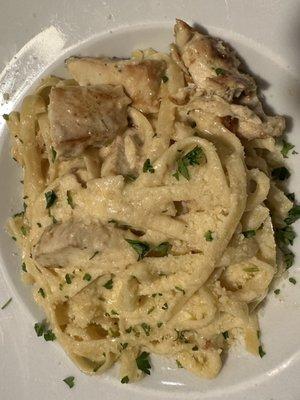 Chicken Alfredo  Fettuccini noodles with chicken tossed in homemade creamy Alfredo sauce