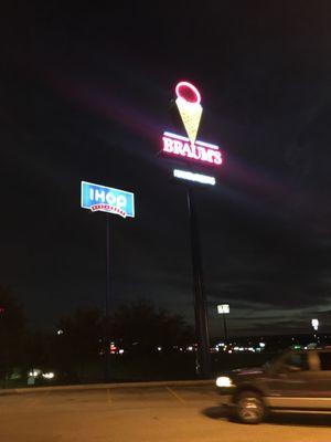 Braums Sign