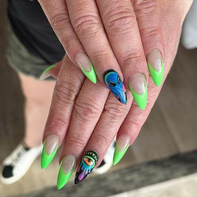 Alien nails