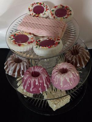 Delectable Soap Pastries (Sweet Spa Table)