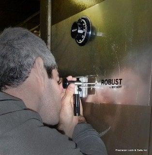 Elaad Scoping a keylock in a safe