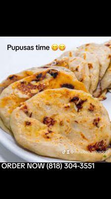 Disfruta de nuestras ricas Pupusas salvadoreñas