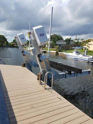 S.A Marine Services, LLC 10,000 lbs  Ace Boat Lift Ele-Vert