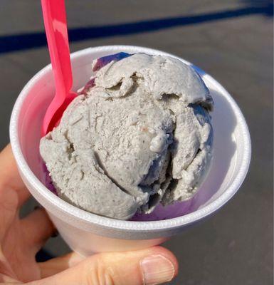 Black sesame ice cream - very thick and rich