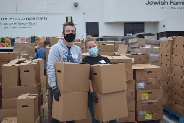 Thanksgiving drive-thru food distribution