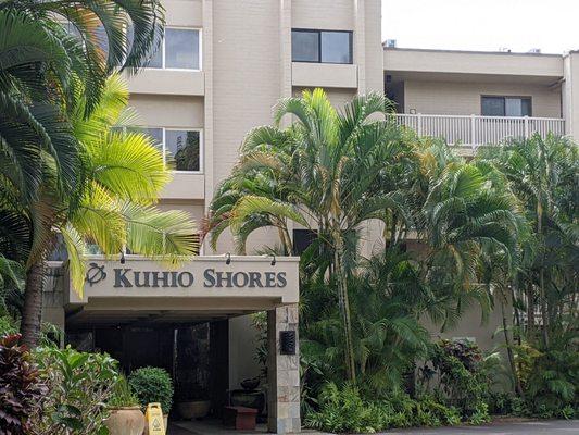 Front entrance of Kuhio Shores