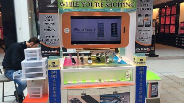 Our phone repair cart in Coral Ridge mall