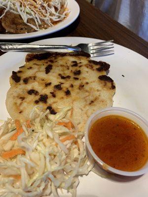 Pupusa (chicharron y queso)