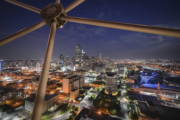 Cloud Nine by Candelight Valentine Buffet: Sat. 2/11, 2/14  To purchase your buffet, call 214-712-7043 or email info@reuniontower.com.