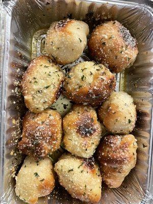 Garlic knots