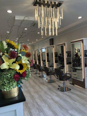 Beautifully Renovated Salon