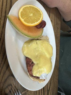 Eggs Benedict with Fruit