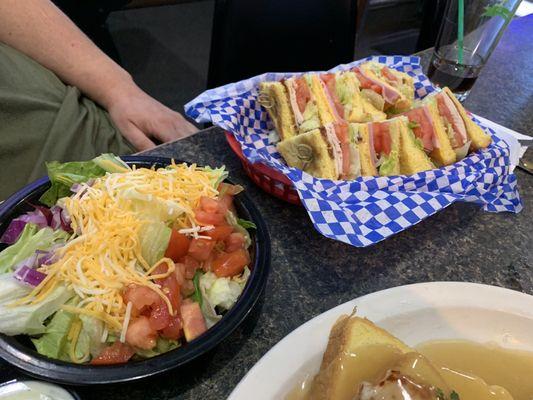 House salad, club sandwich, hot turkey sandwich.