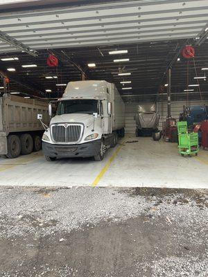 Big shop, can work on 53' trailers in shop