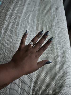 Lily's gunmetal nails!