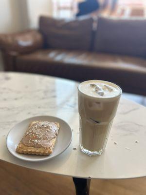 The pumpkin tart and pistachio white chocolate latte.