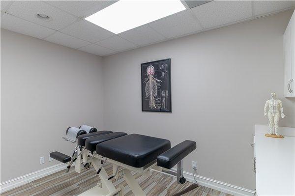 sanitized and safe tables | Chiropractor Coral Springs FL