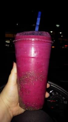 Pitaya-acai smoothie with chia seeds (optional)