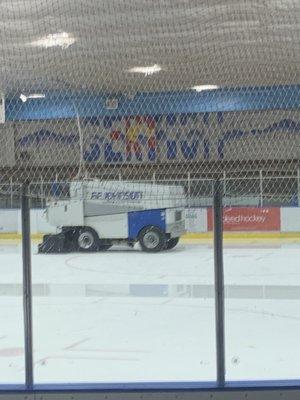 zamboni/ice rink