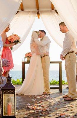 We specialize in destination weddings in the Caribbean, Bahamas, Mexico, Hawaii and more!