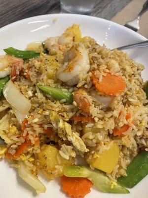 Curry fried rice with prawns