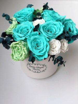 Preserved Tiffany Arrangement that will last at least one year! All roses are real, NOT silk or other material