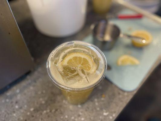 Fresh sugarcane juice (tangerine, pineapple, lemon)