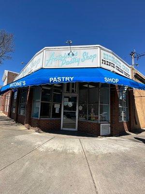 Antoine's Pastry Shop in the Old School Nonantum Italian section of Newton. Good French, Italian & American desserts since 1954.