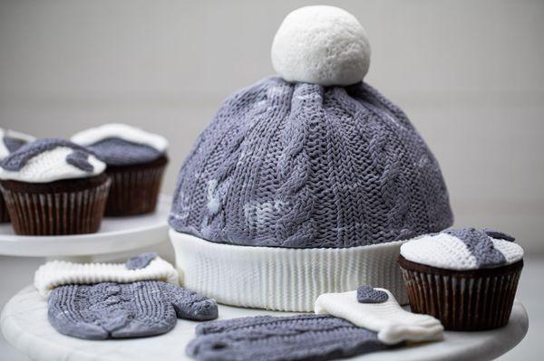 Winter themed cake dome with cupcakes and cookies