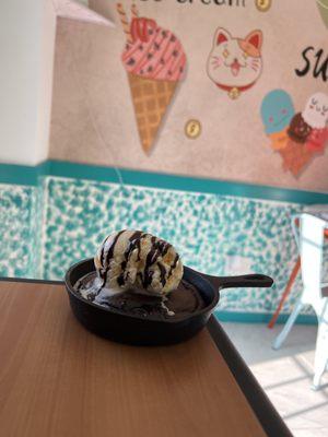 Molten Lava cake with ice cream