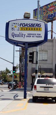 The sign that made this place famous.  No other dry cleaning business around has a sign that yells to the street.