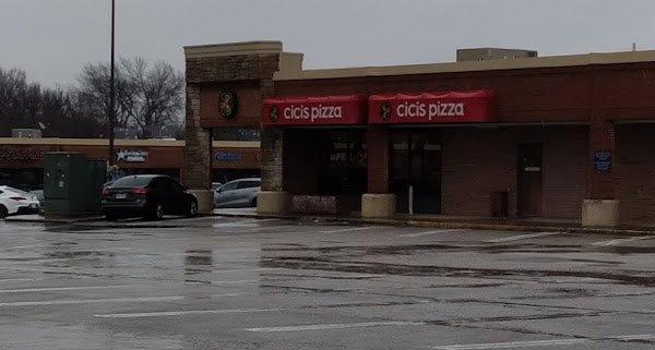 Cici's Garland on NorthWest Highway