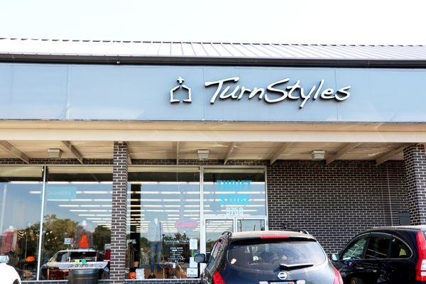 The entrance to TurnStyles Thrift, 87th Street location