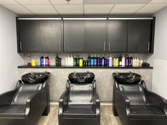 Our new shampoo station, the chairs are sooooo comfy.