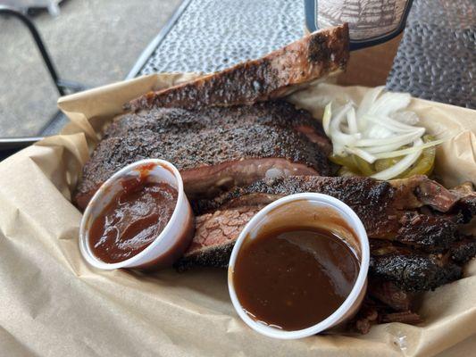 1/2 lb brisket 1/4 rack ribs